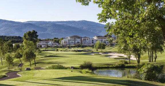 Le Royal Mougins Golf Club : une destination de golf d’exception sur la Côte d’Azur